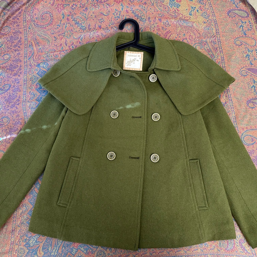 Olive Green Pea Coat with button off capelet - size US 6